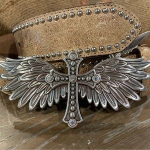 Justin Western Wear Belt With Cross surround by Angel Wings NWT size 36